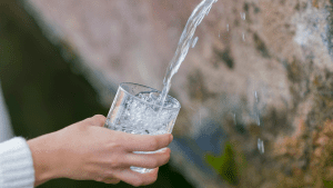 Quantos litros de água você precisa beber por dia?